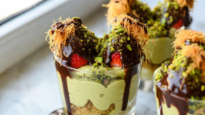 Dubai Chocolate Strawberries